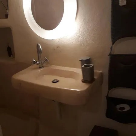 Chalaris Armeni Oia (Santorini)