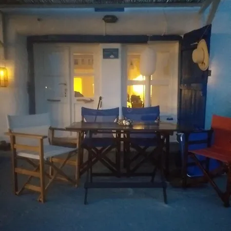 Semesterbostad Chalaris Armeni Oia